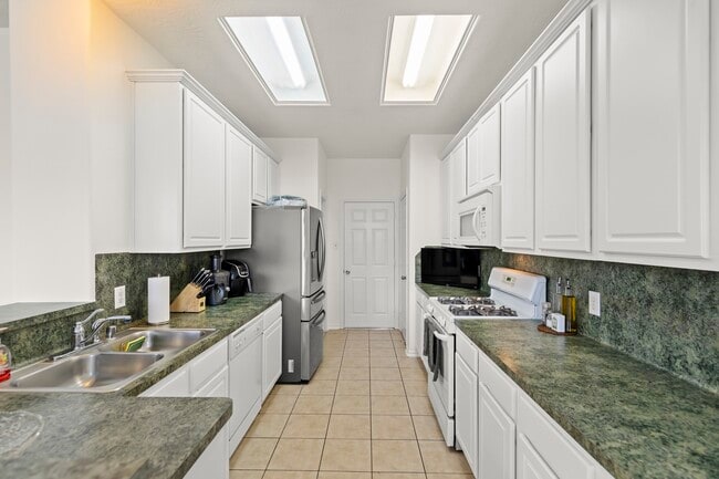 Building Photo - 5651 Stonecloud Ln