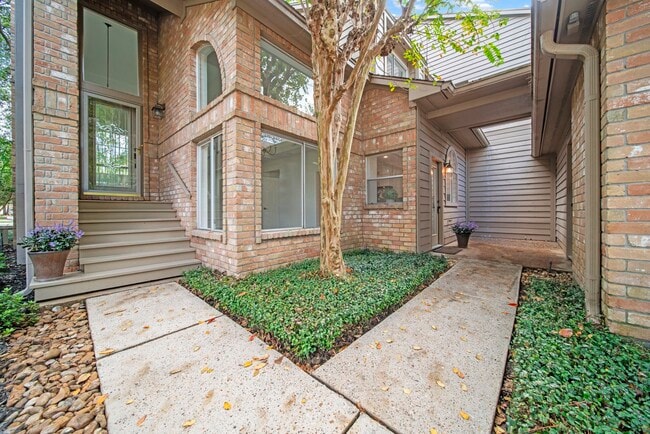 Building Photo - 45 N Lakeridge Cir