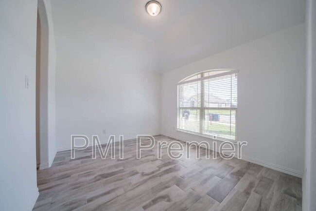 Building Photo - 14817 Equine Trail