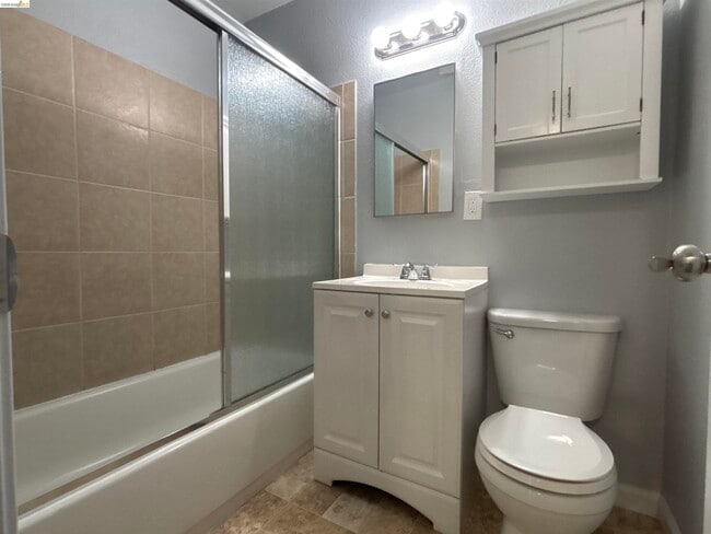 Building Photo - 4462 Clayton Rd