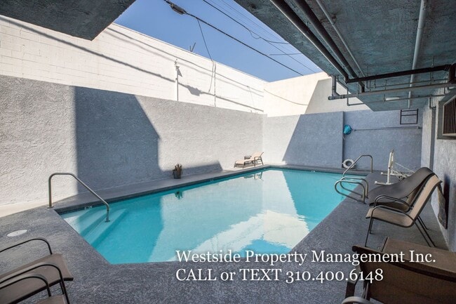 Building Photo - 4355 Ventura Canyon Ave