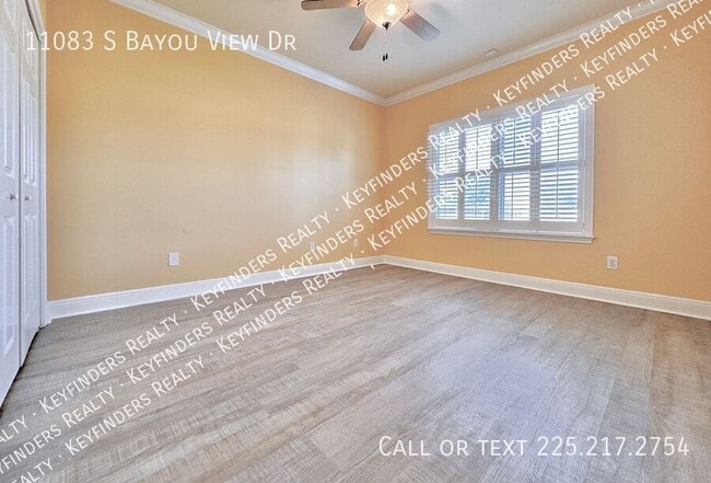 Building Photo - 11083 S Bayou View Dr
