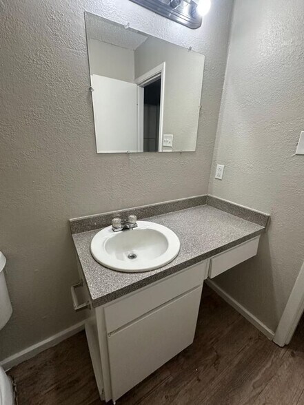 Building Photo - 6840 Margaret Dr