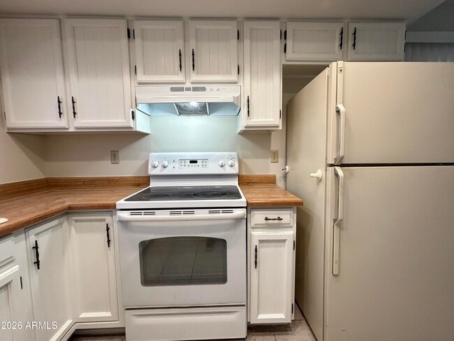 Building Photo - 3926 W Willow Ave