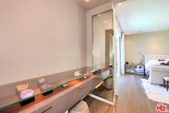 Building Photo - 3054 Elvido Dr