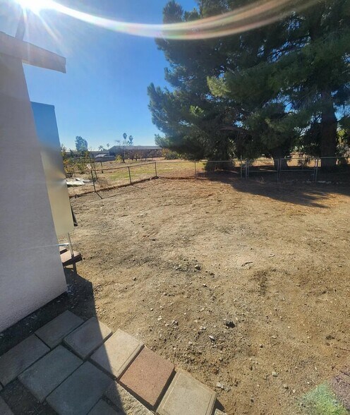 Building Photo - 9168 Cypress Ave