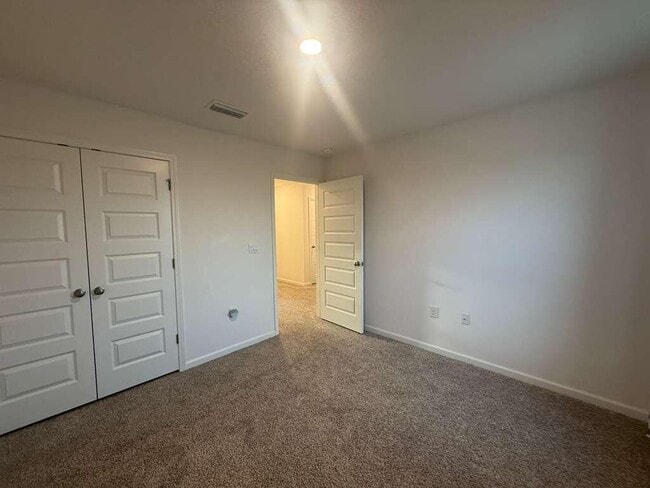 Building Photo - 128 Bluebeech St