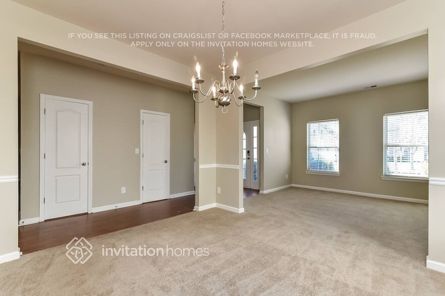 Building Photo - 3967 Rosebud Park Dr