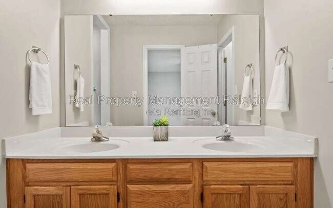 Building Photo - 1201 Ventura Springs Ct