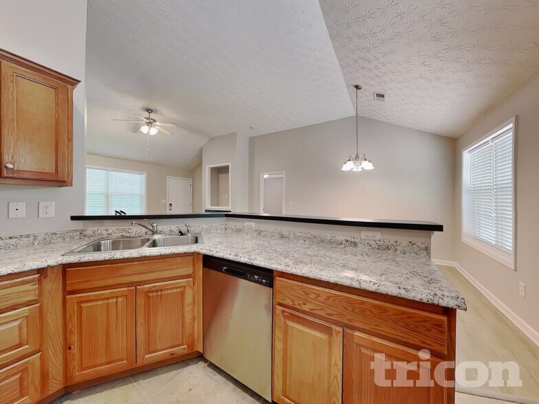 Building Photo - 216 Douthit Bridge Rd