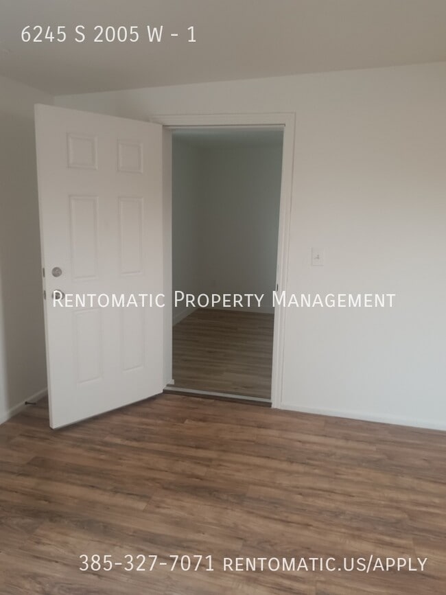 Building Photo - 6245 Margray Dr