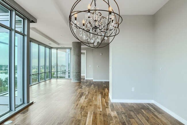 Building Photo - Two Bedroom Penthouse in Denver