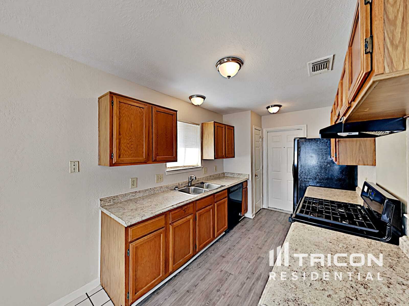 Building Photo - 3415 Sandbrook Dr