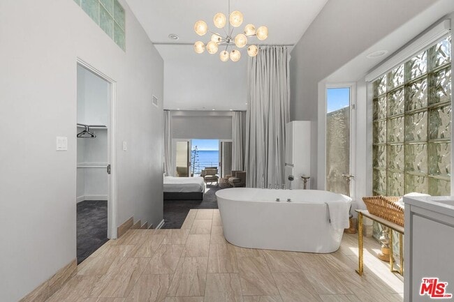 Building Photo - 11834 Pacific Coast Hwy