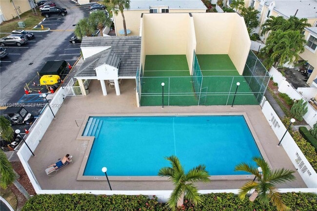 Building Photo - 4560 SW 68th Ct Cir