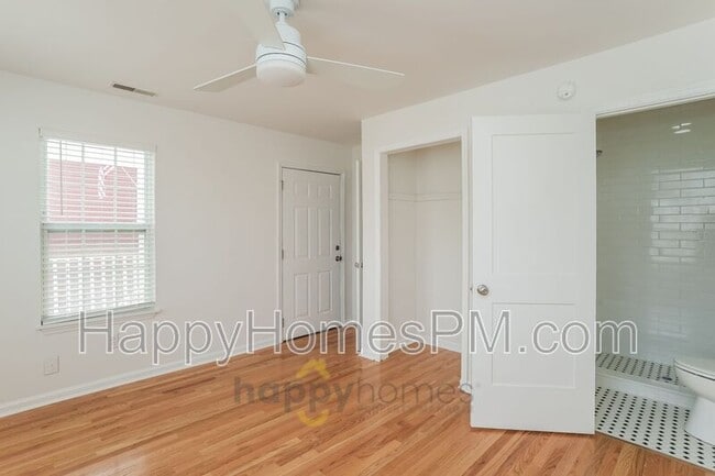 Building Photo - 12 1/2 Nunan Street