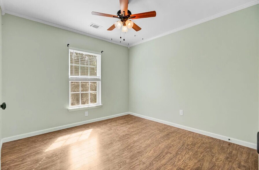 Building Photo - 236 Emerald Isle Dr