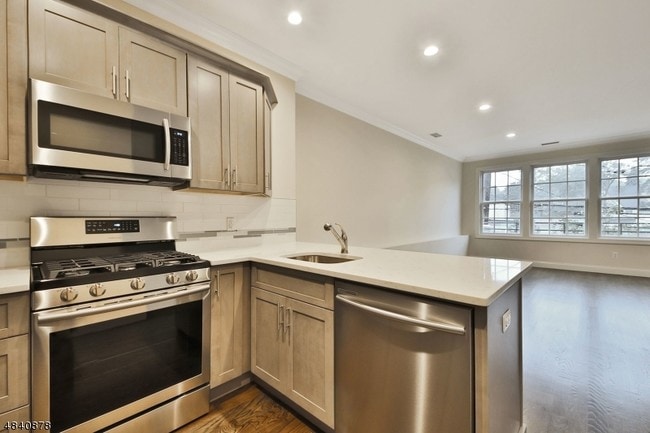 Building Photo - 115 Watchung Ave