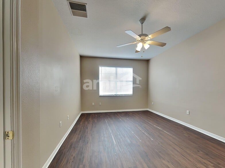 Building Photo - 10402 Boyette Creek Blvd