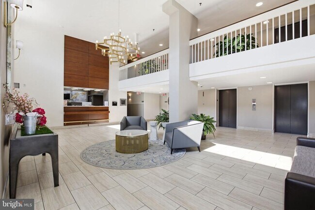 Building Photo - 2300 Pimmit Dr