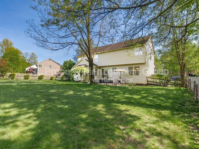 Building Photo - 5551 Ainsley Dr
