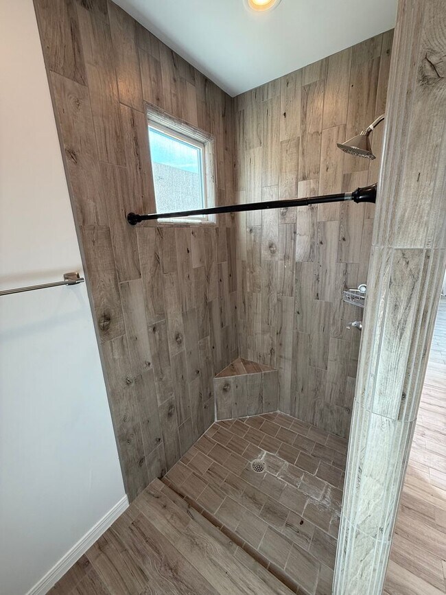 Building Photo - Beautiful home in Sonoma Springs! 4bed, 2.5 baths