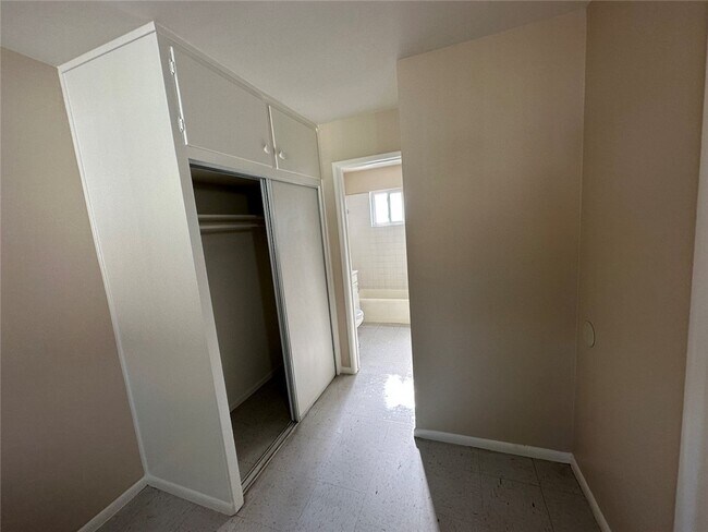 Building Photo - 936 W Foothill Blvd