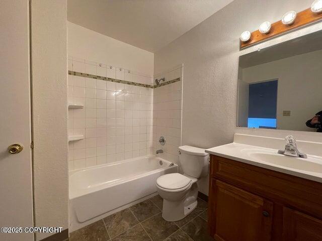 Building Photo - 1510 Summit View St