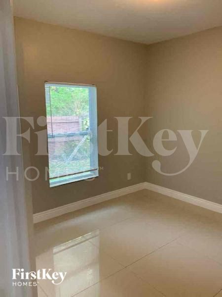 Building Photo - 2835 NW 14th St