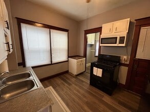 Building Photo - 229 14th Ave