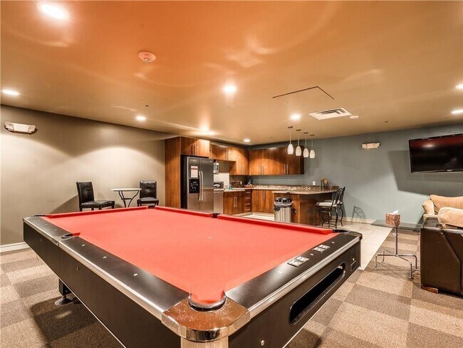 Building Photo - Luxury 2 Bed 2.5 Bath Condo in Central OKC