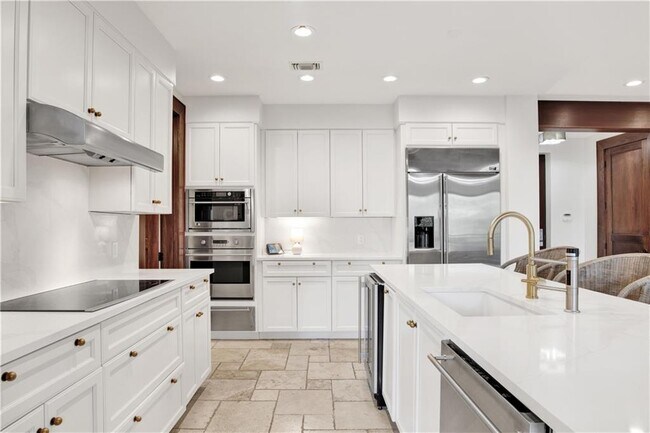 Building Photo - 18269 Colony Dr Dr