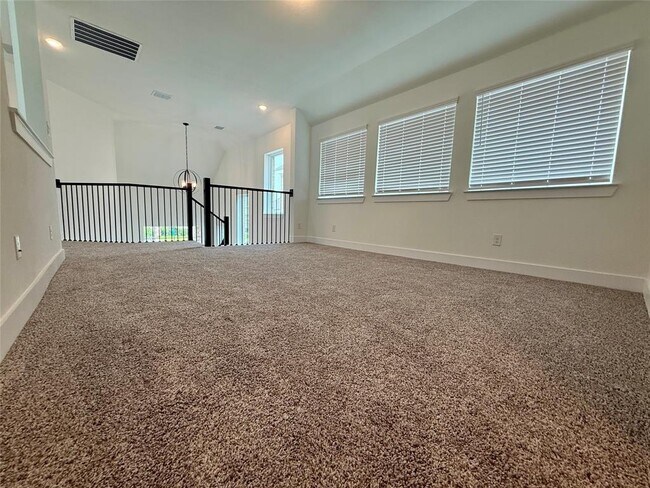 Building Photo - 31015 Myers Hvn Ln