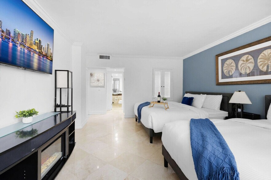 Building Photo - 4001 S Ocean Dr