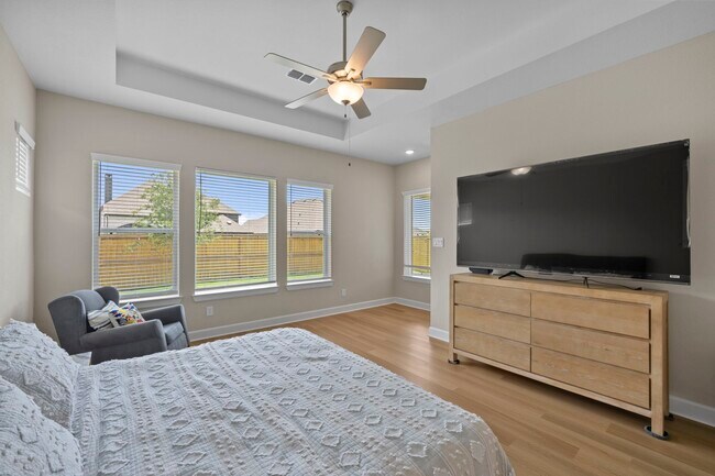 Building Photo - 7214 Oak Grv Trl
