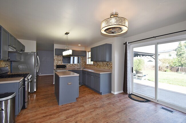 Building Photo - 2640 Caliendo Cir