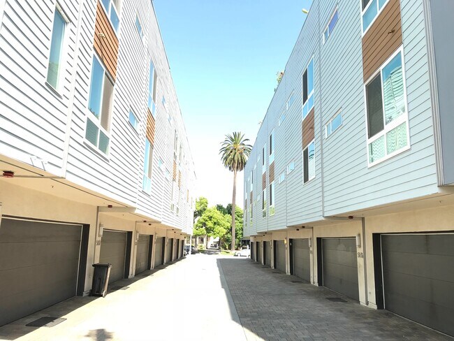 Building Photo - 5628 W Observation Ln