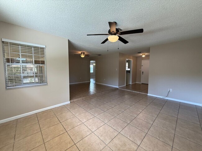 Building Photo - SLEEPY HOLLOW 3/2/2 Pool Home