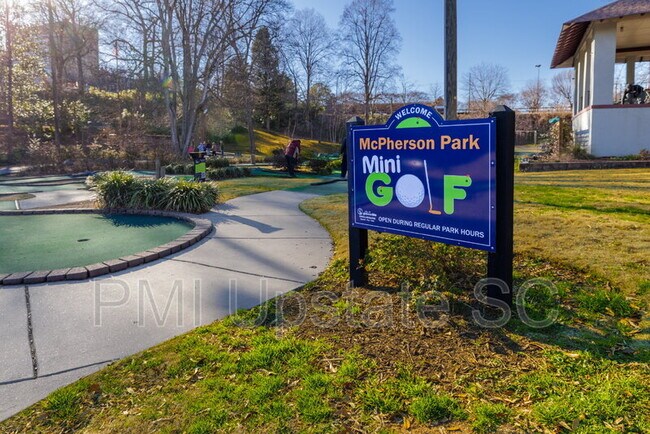 Building Photo - 204 E Park Ave