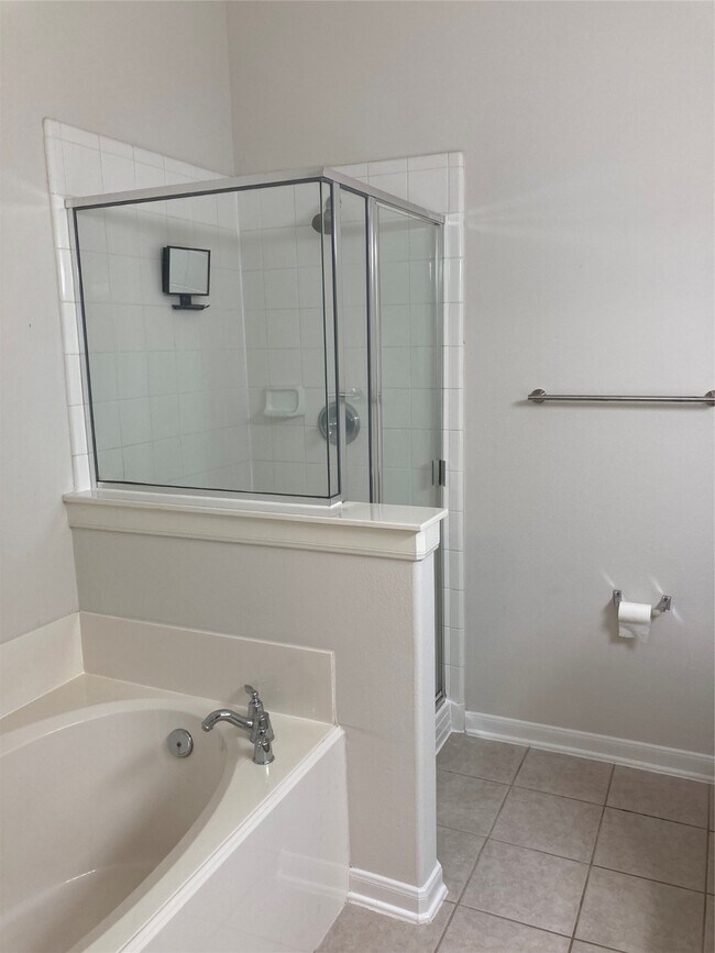Building Photo - 15931 Pleasant Green Cir