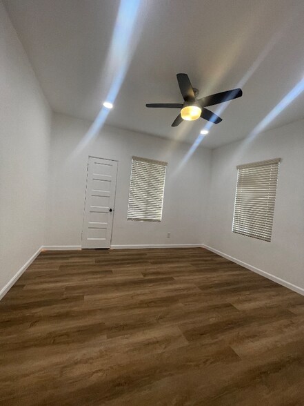 Building Photo - 12512 Broadway Ave