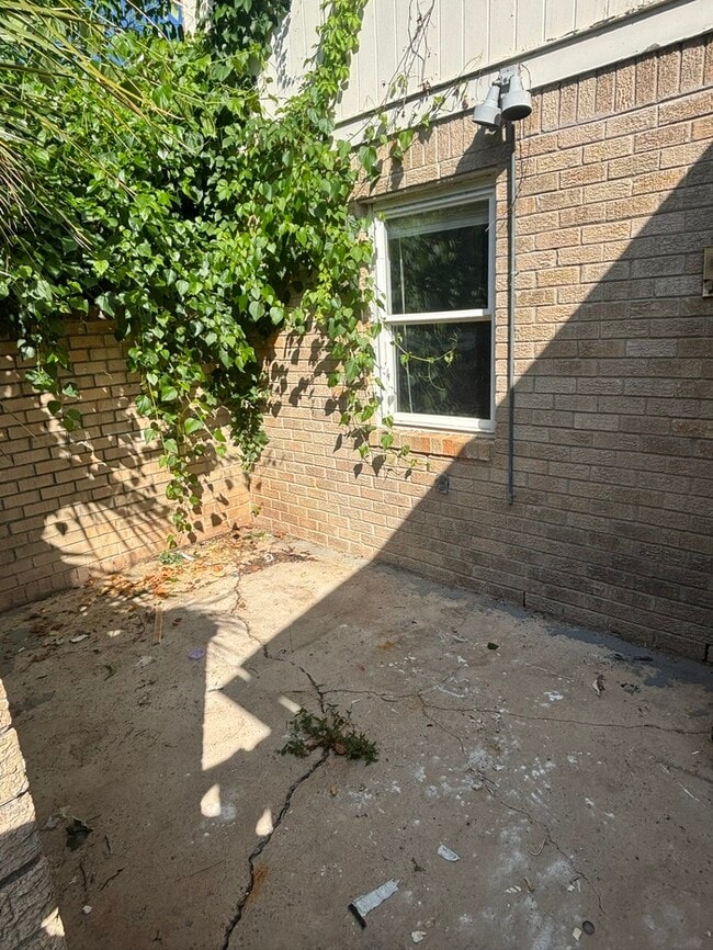 Building Photo - 1200 Cactus Ave