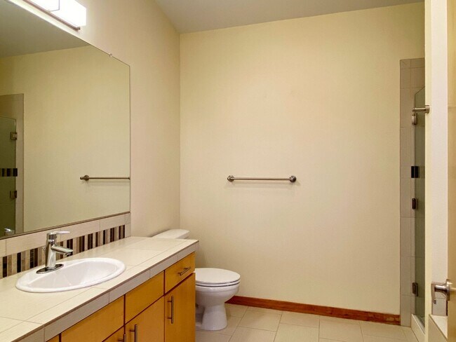 Building Photo - Eagle Crest Condo at Lone Pine