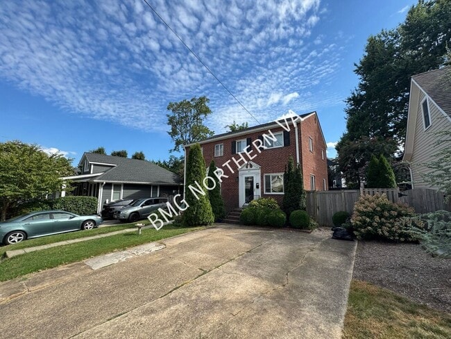 Building Photo - 18-1/2 W Wyatt Ave