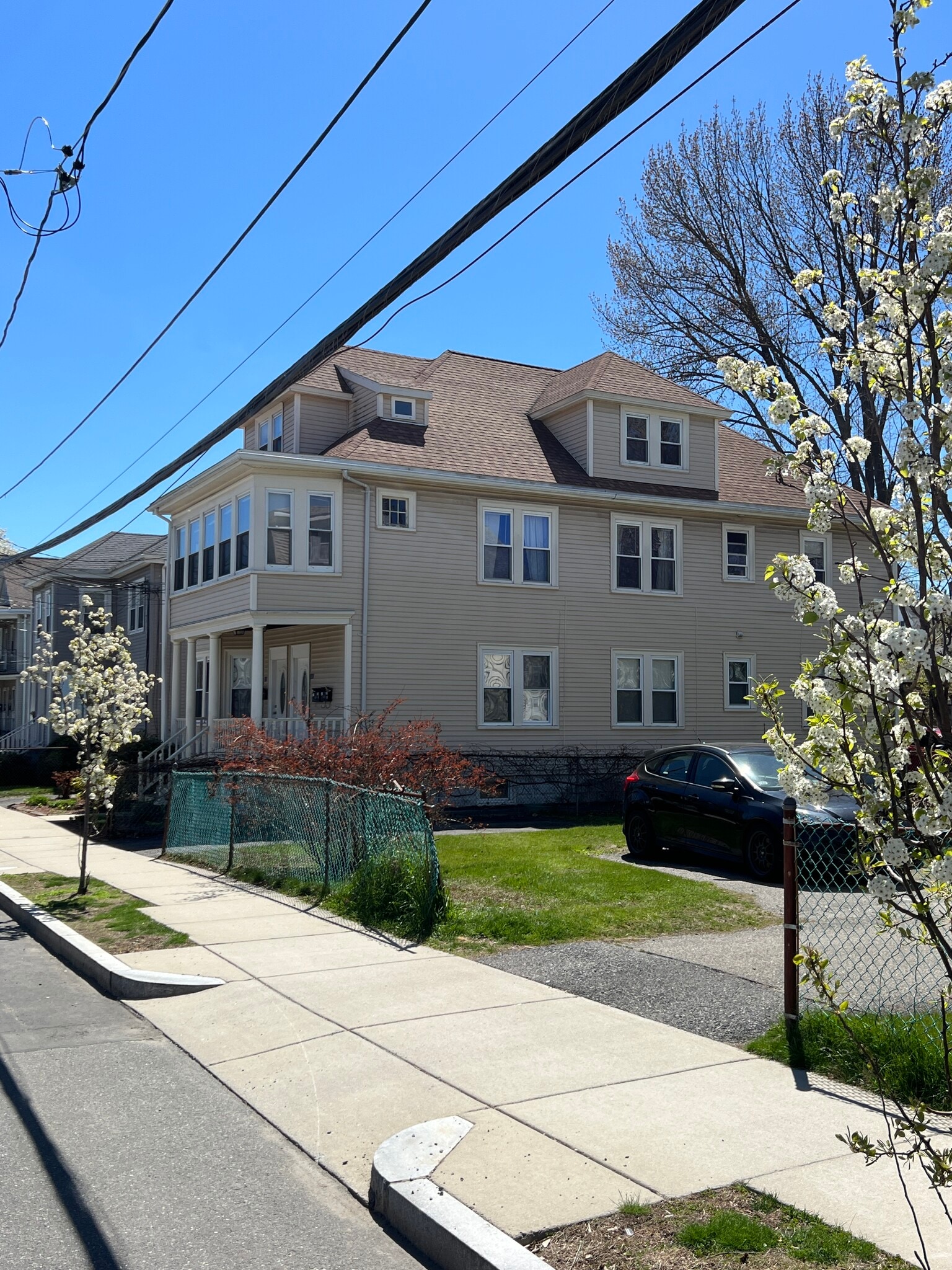 Building Photo - 130 Nichols Ave