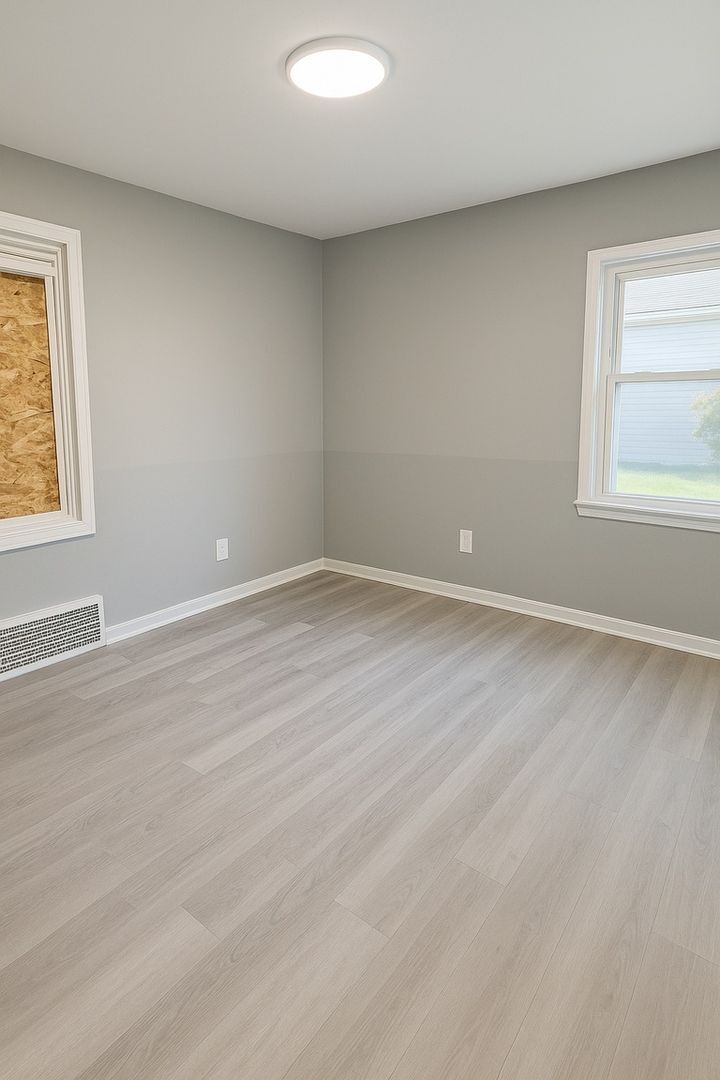 Building Photo - 14975 Hubbell Ave