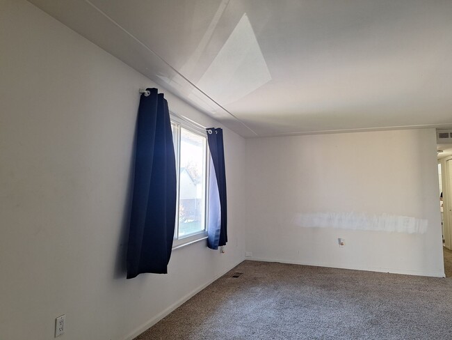 Building Photo - Charming Chesterfield Townhouse