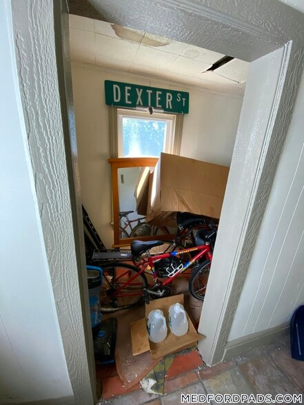 Building Photo - 569 Main St