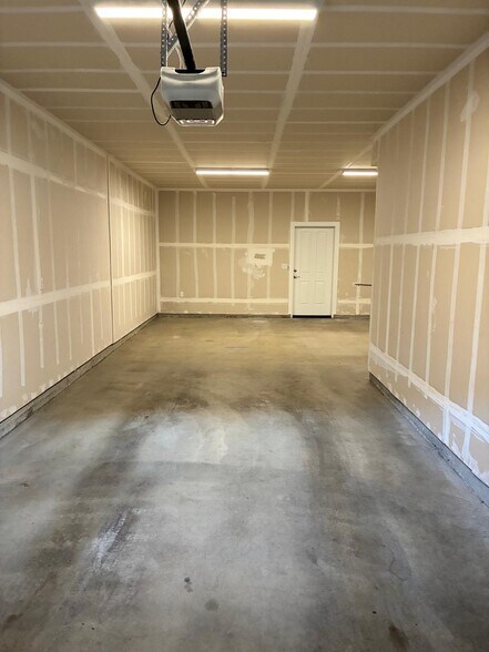 Building Photo - 19310 36th Ave SE