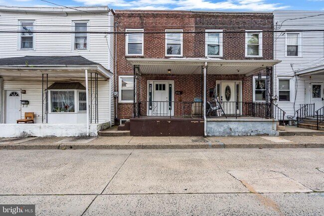 Building Photo - 916 Jersey Ave